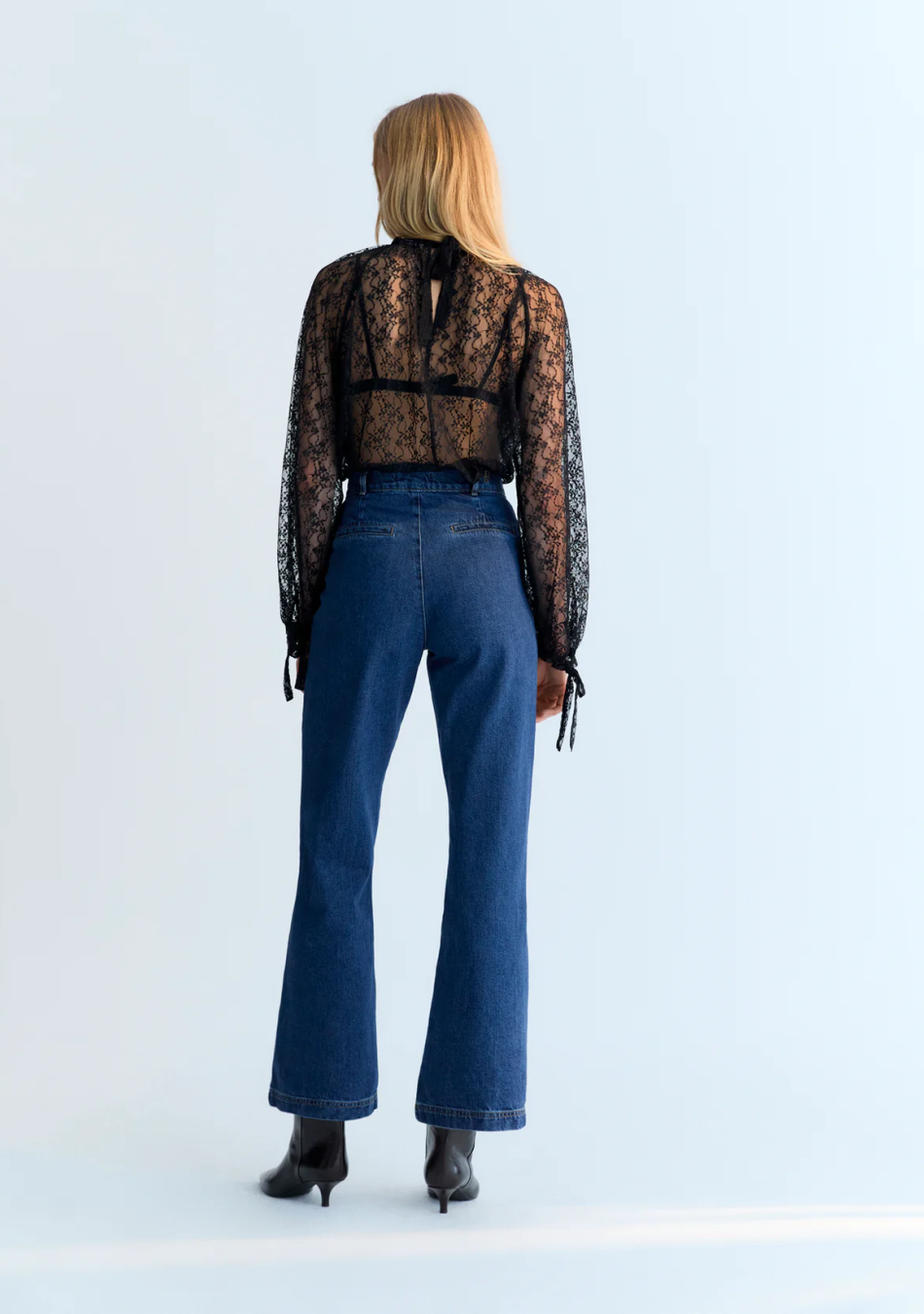 THE NEW SOCIETY marca española de ropa de mujer con un estilo nórdico y vanguardista