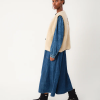 LOLLYS LAUNDRY es una marca de Copenhague de prendas diseñadas para adaptarse a ti, con colores y detalles únicos