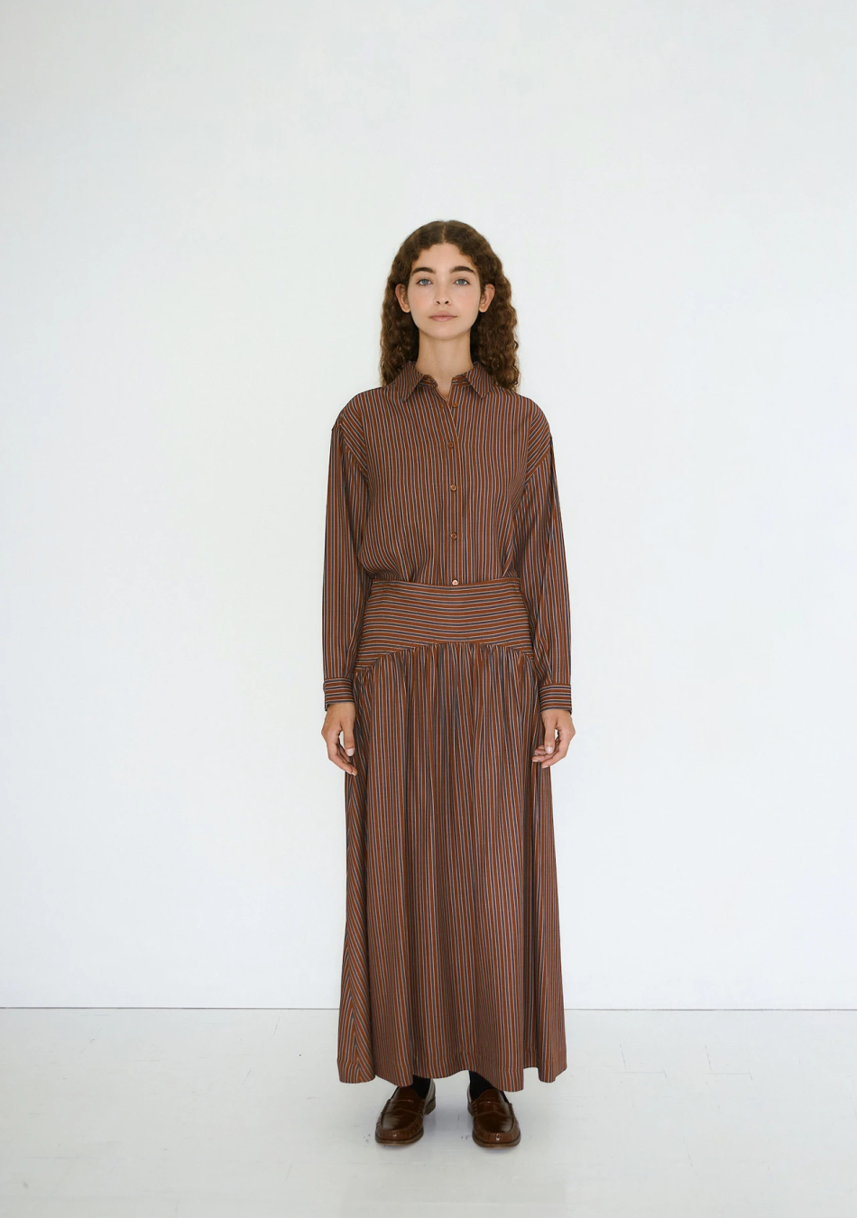 THE TINY BIG SISTER marca Española de ropa de mujer con un estilo conceptual y casual