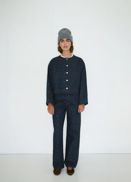 THE TINY BIG SISTER marca Española de ropa de mujer con un estilo conceptual y casual