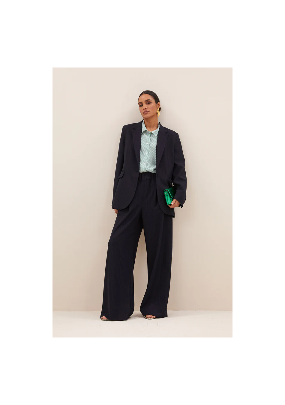 BY BAR marca nórdica de mujer con un estilo conceptual y cómodo