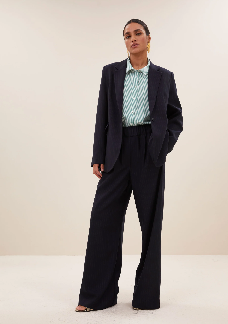 BY BAR marca nórdica de mujer con un estilo conceptual y cómodo