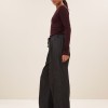 BY BAR marca nórdica de ropa de mujer con un estilo conceptual y casual