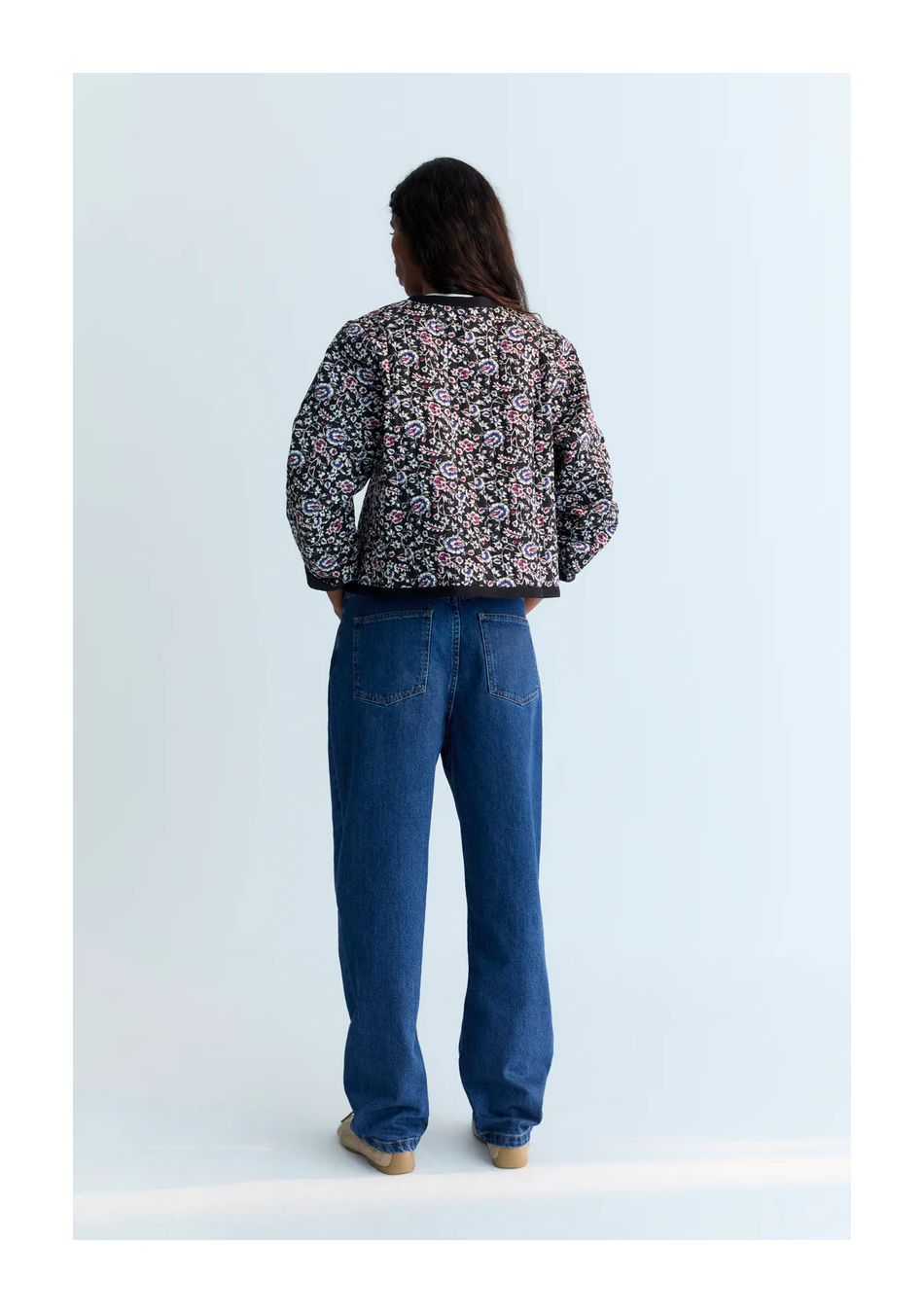 THE NEW SOCIETY marca española de ropa para mujer estilo atemporal y contemporáneo.