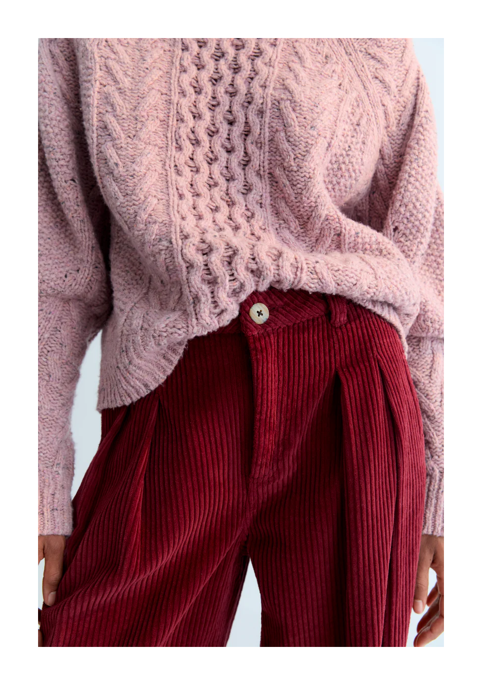 THE NEW SOCIETY marca española de ropa para mujer estilo atemporal y contemporáneo.