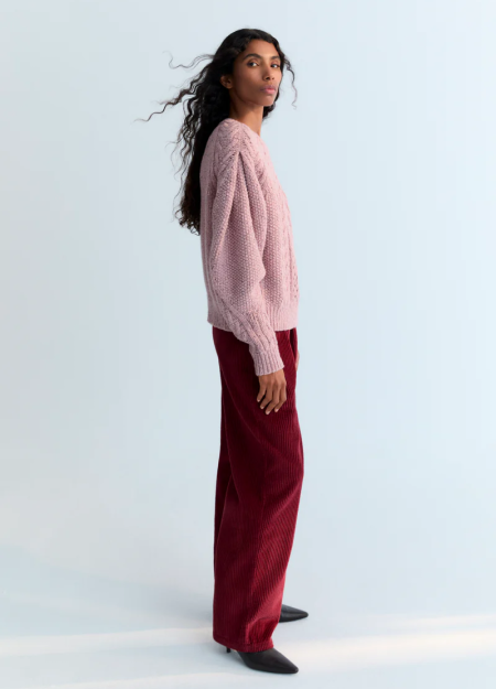 THE NEW SOCIETY marca española de ropa para mujer estilo atemporal y contemporáneo.