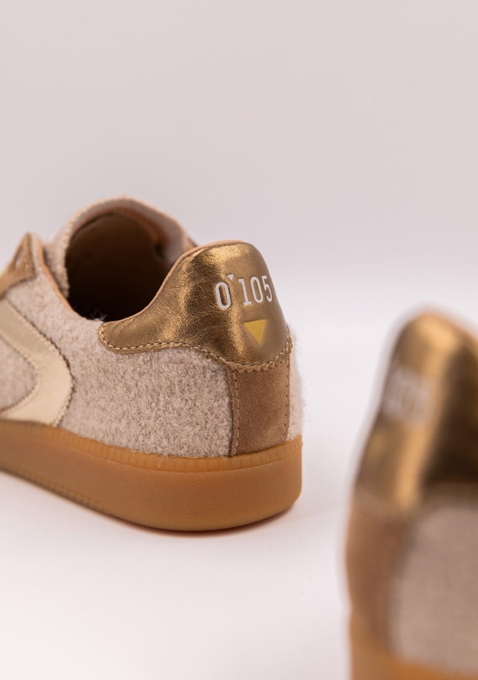 0-105 marca francesa de sneakers con diseño calidad y comodidad