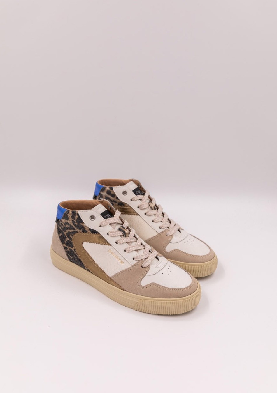 0-105 marca francesa de sneakers con diseño calidad y comodidad