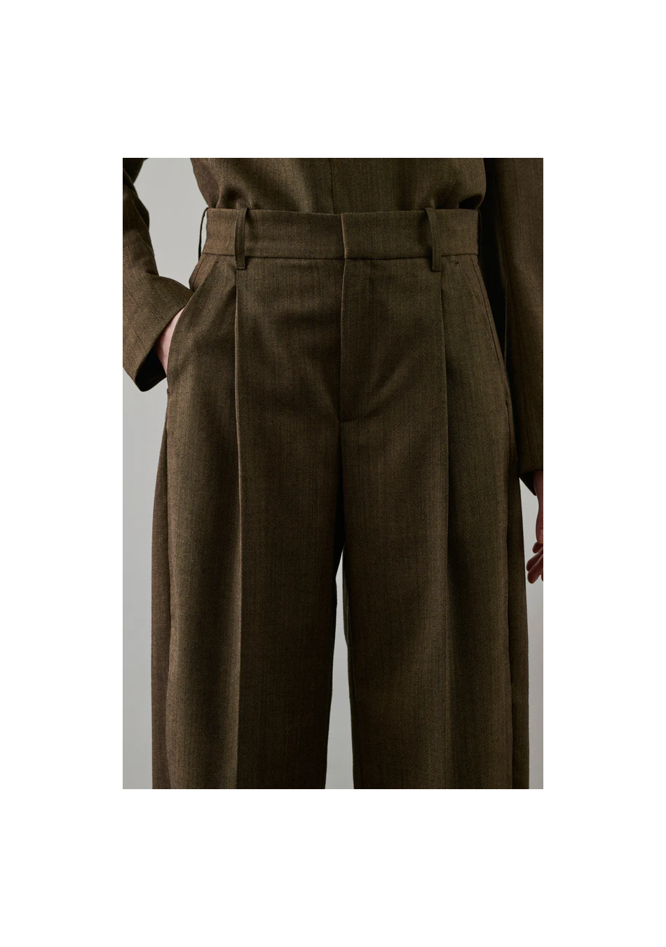 SOEUR marca francesa de ropa de mujer de venta en Valecnia con un estilo femenino y sofisticado