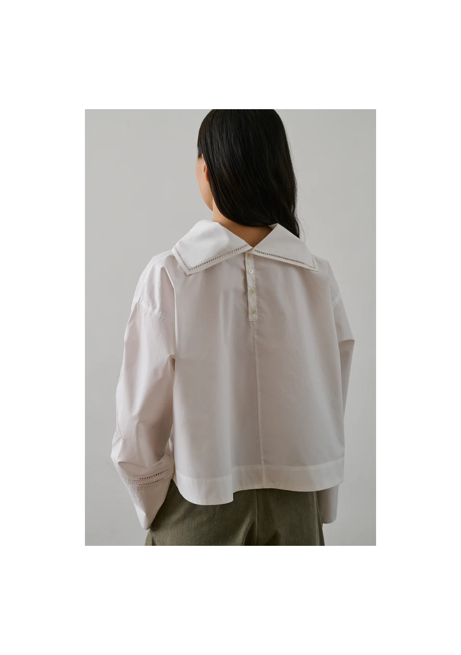 SOEUR marca francesa de ropa de mujer de venta en Valecnia con un estilo femenino y sofisticado