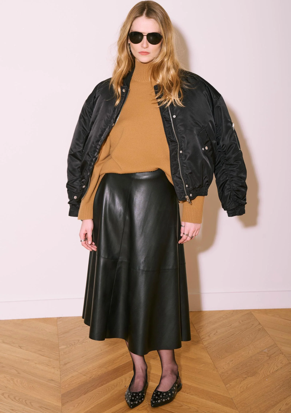 MKT marca francesa para una mujer con un estilo rockero y casual