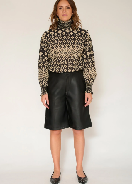 MKT marca francesa para una mujer con un estilo rockero y casual