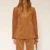 MKT marca francesa para una mujer con un estilo rockero y casual
