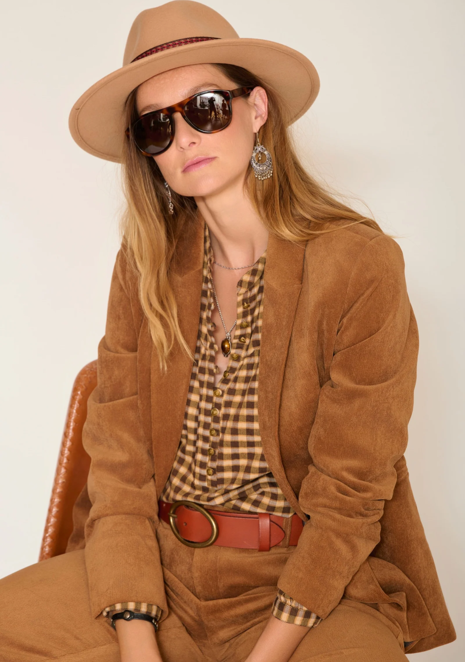 MKT marca francesa para una mujer con un estilo rockero y casual