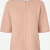 SAMSOE&SAMSOE marca nórdica de ropa de mujer con un estilo vanguardista y casual