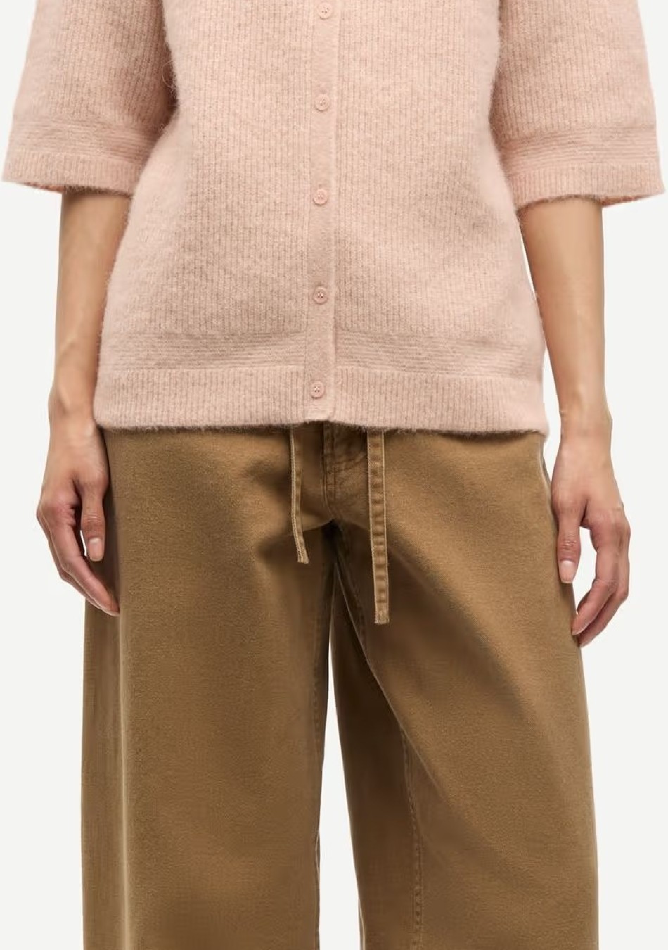 SAMSOE&SAMSOE marca nórdica de ropa de mujer con un estilo vanguardista y casual