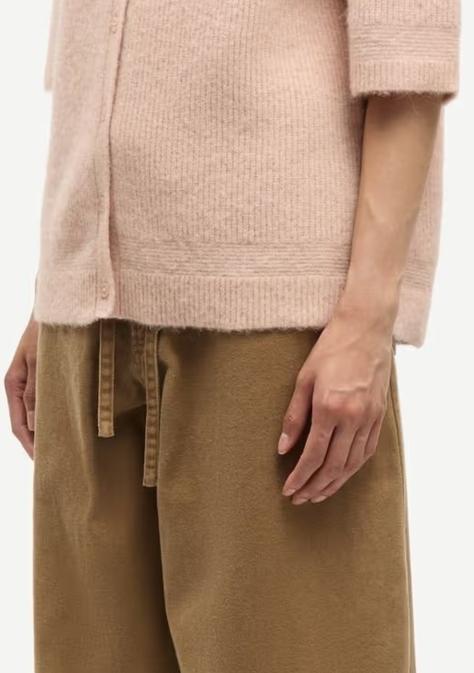 SAMSOE&SAMSOE marca nórdica de ropa de mujer con un estilo vanguardista y casual