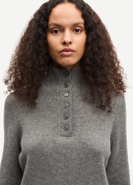 SAMSOE&SAMSOE marca nórdica de ropa de mujer con un estilo vanguardista y casual 2
