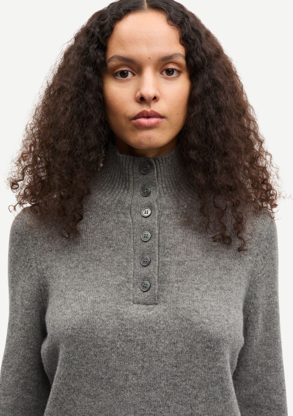SAMSOE&SAMSOE marca nórdica de ropa de mujer con un estilo vanguardista y casual