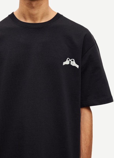 SAMSOE&SAMSOE marca nórdica de ropa de mujer con un estilo vanguardista y casual 2