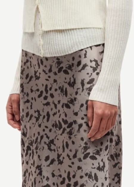 SAMSOE&SAMSOE marca nórdica de ropa de mujer con un estilo vanguardista y casual 2