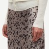 SAMSOE&SAMSOE marca nórdica de ropa de mujer con un estilo vanguardista y casual