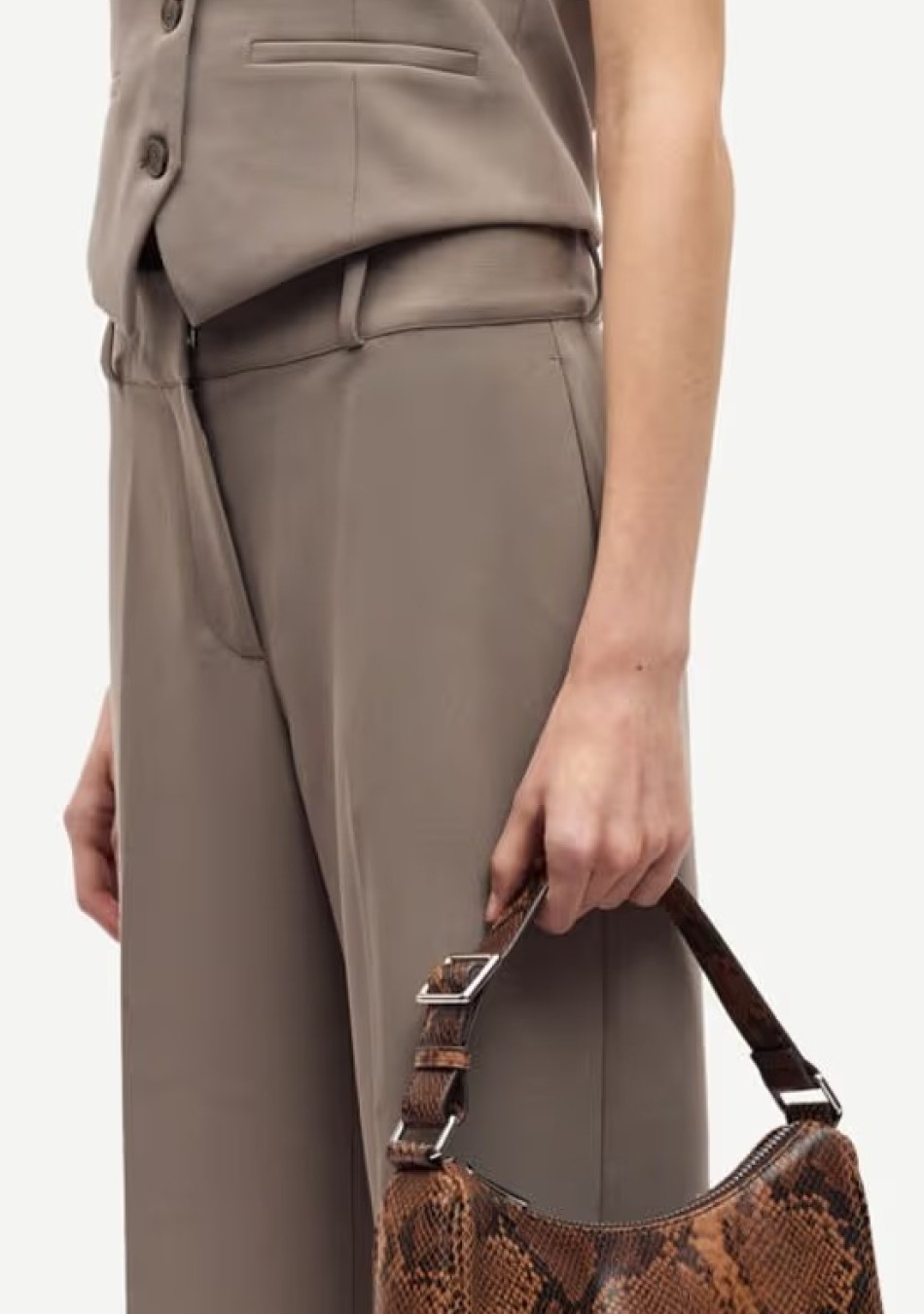 SAMSOE&SAMSOE marca nórdica de ropa de mujer con un estilo vanguardista y casual