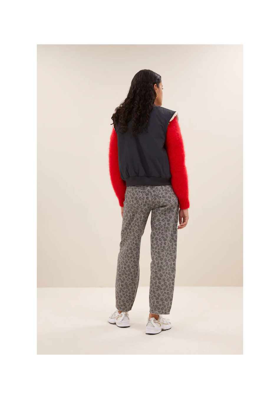 BY BAR marca nórdica de mujer con un estilo casual y dinámico