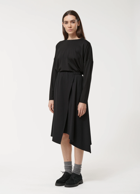 Marca de ropa francesa. Una comunión entre comodidad, estilo y modernidad.