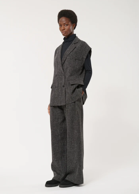 Marca de ropa francesa. Una comunión entre comodidad, estilo y modernidad.
