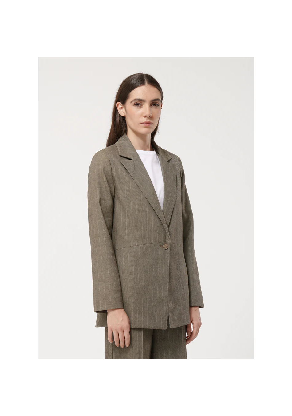 Marca de ropa francesa. Una comunión entre comodidad, estilo y modernidad.