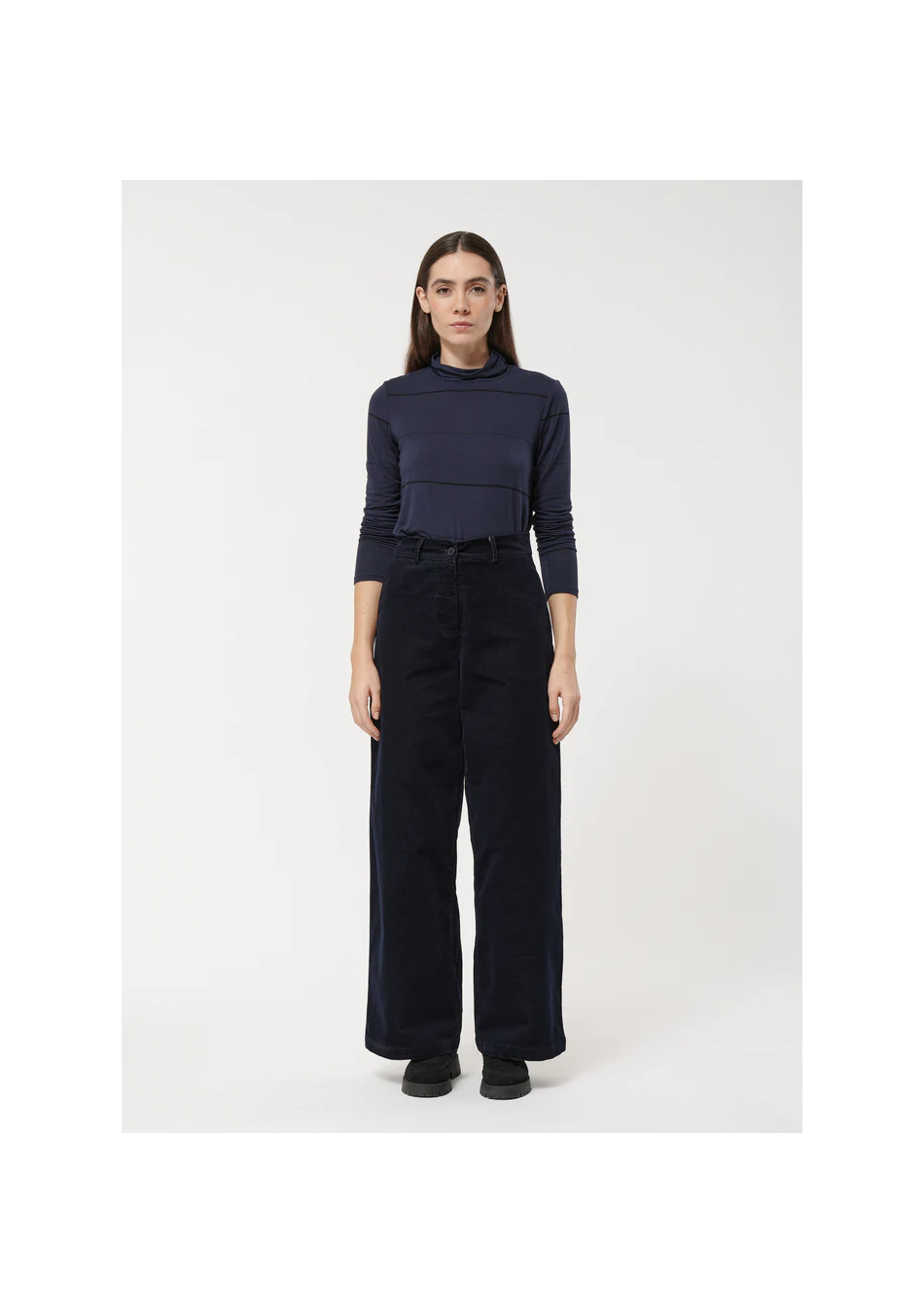 Marca de ropa francesa. Una comunión entre comodidad, estilo y modernidad.