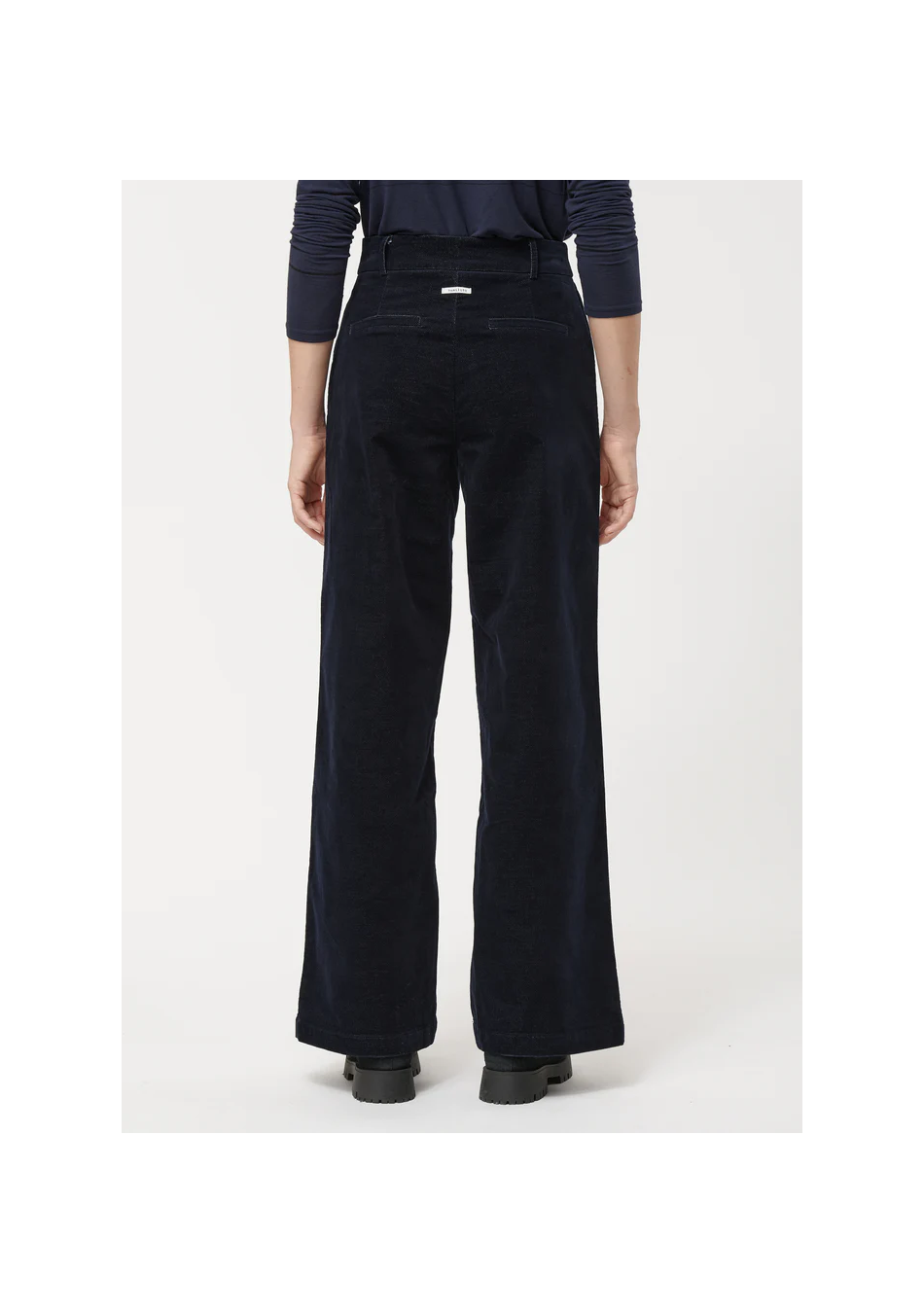 Marca de ropa francesa. Una comunión entre comodidad, estilo y modernidad.