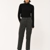 HUMILITY marca francesa de ropa de mujer con un estilo conceptual y femenino