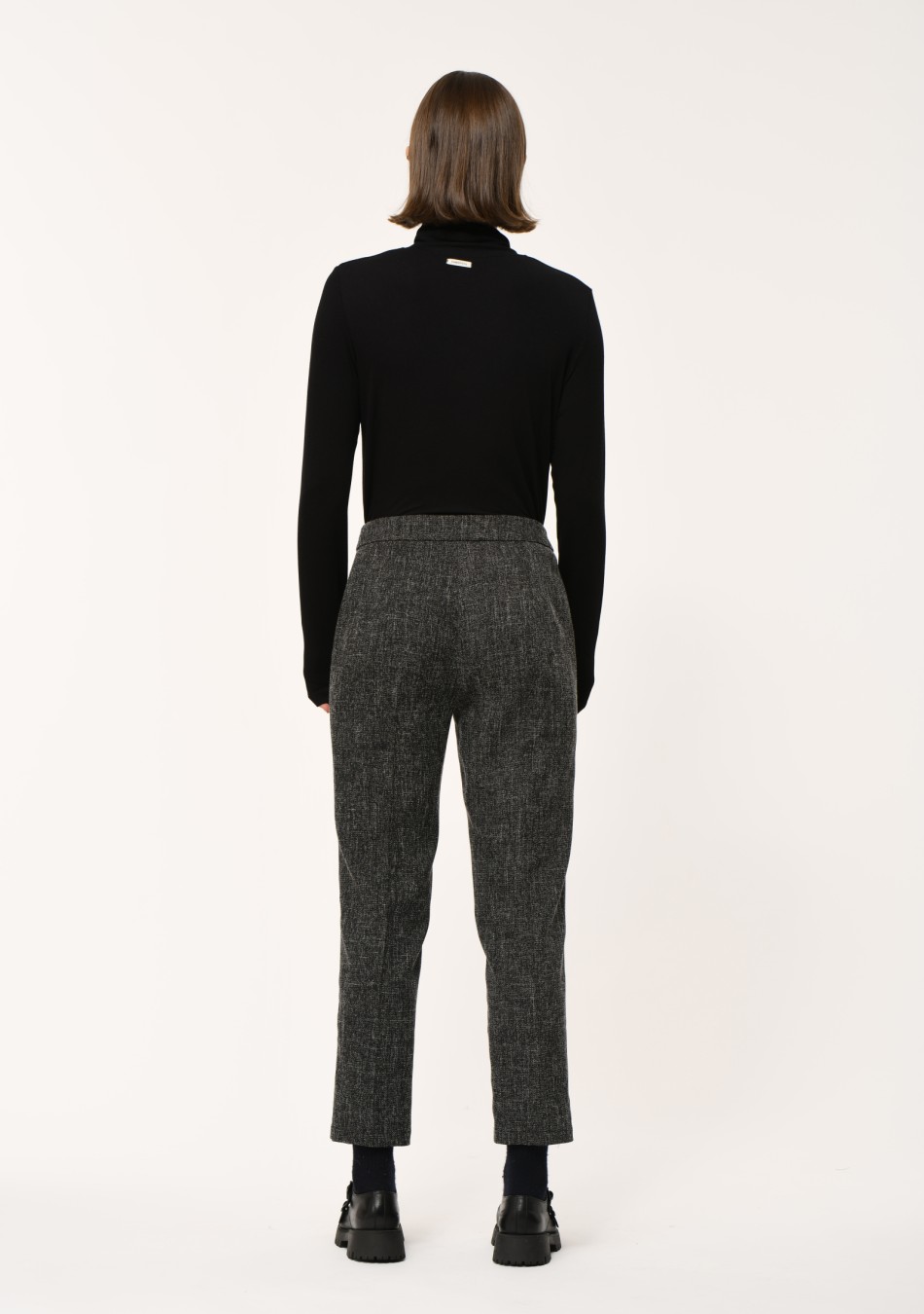 HUMILITY marca francesa de ropa de mujer con un estilo conceptual y femenino