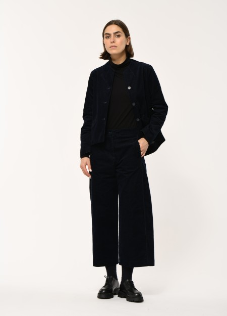 HUMILITY marca francesa de ropa de mujer con un estilo conceptual y femenino