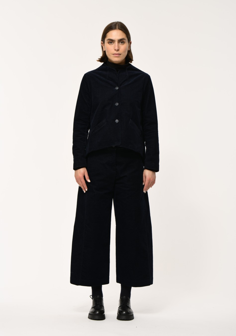 HUMILITY marca francesa de ropa de mujer con un estilo conceptual y femenino