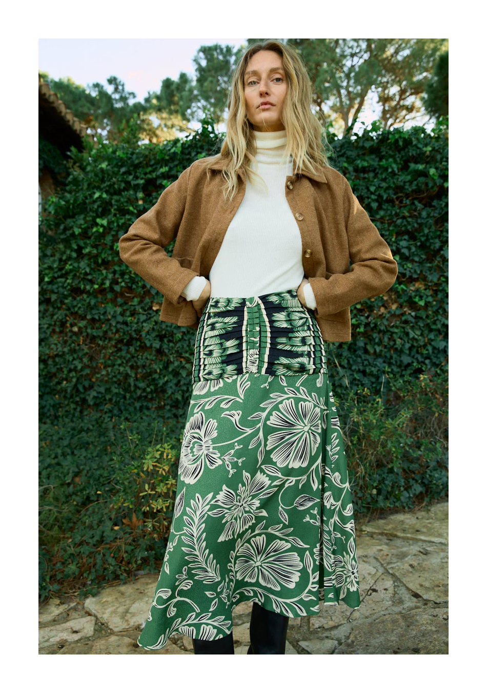 MAGNOLYA marca española de ropa de mujer con un estilo femenino y sofisticado