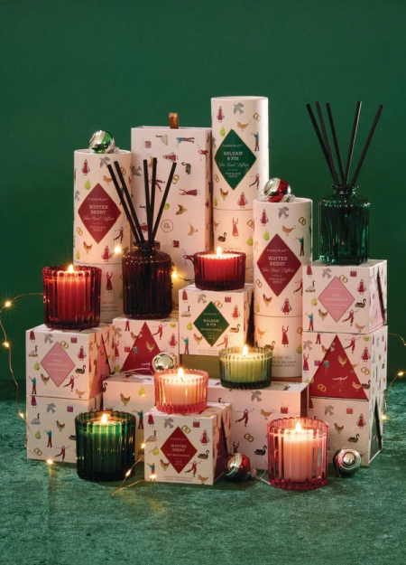 PADDYWAX marca de velas artesanales pensadas para contar historias a través del aroma y el diseño. 2