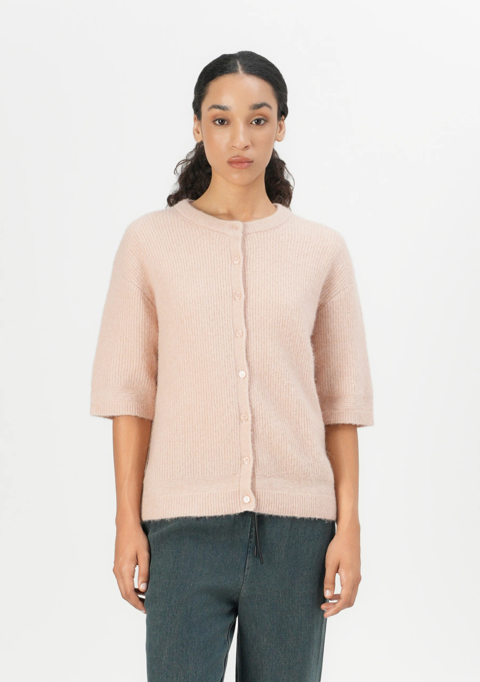 SAMSOE&SAMSOE marca nórdica de ropa de mujer con un estilo vanguardista y casual