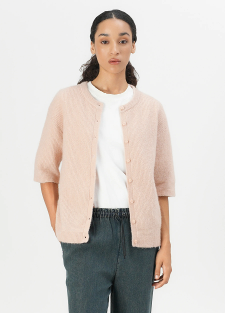 SAMSOE&SAMSOE marca nórdica de ropa de mujer con un estilo vanguardista y casual