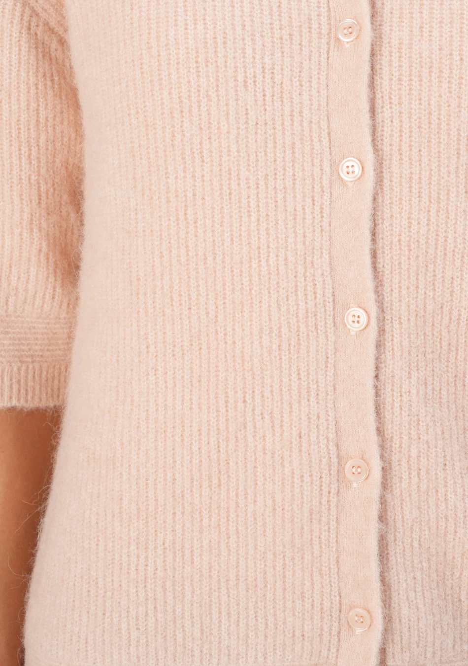 SAMSOE&SAMSOE marca nórdica de ropa de mujer con un estilo vanguardista y casual