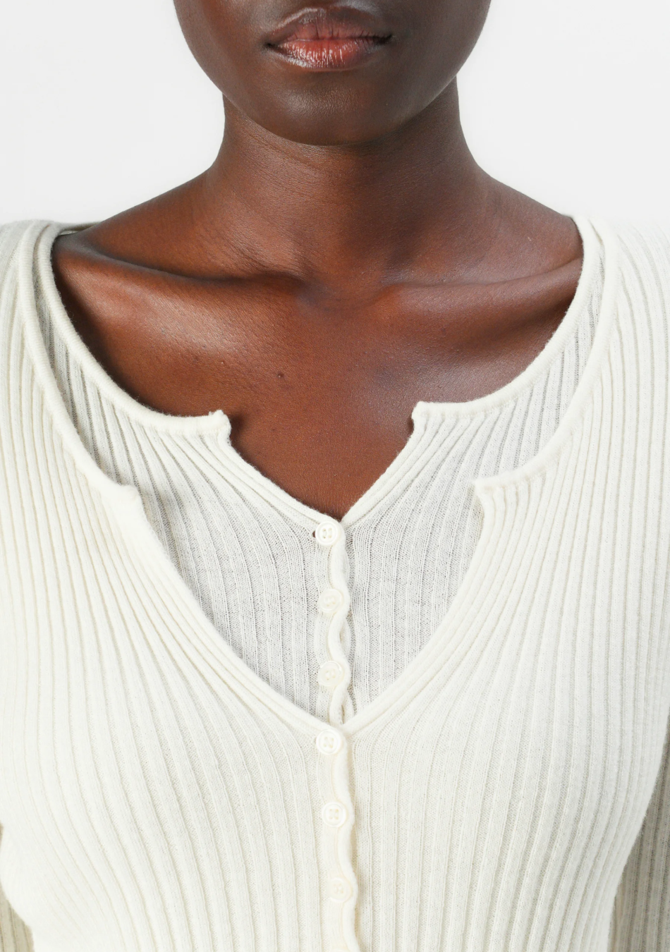 SAMSOE&SAMSOE marca nórdica de ropa de mujer con un estilo vanguardista y casual