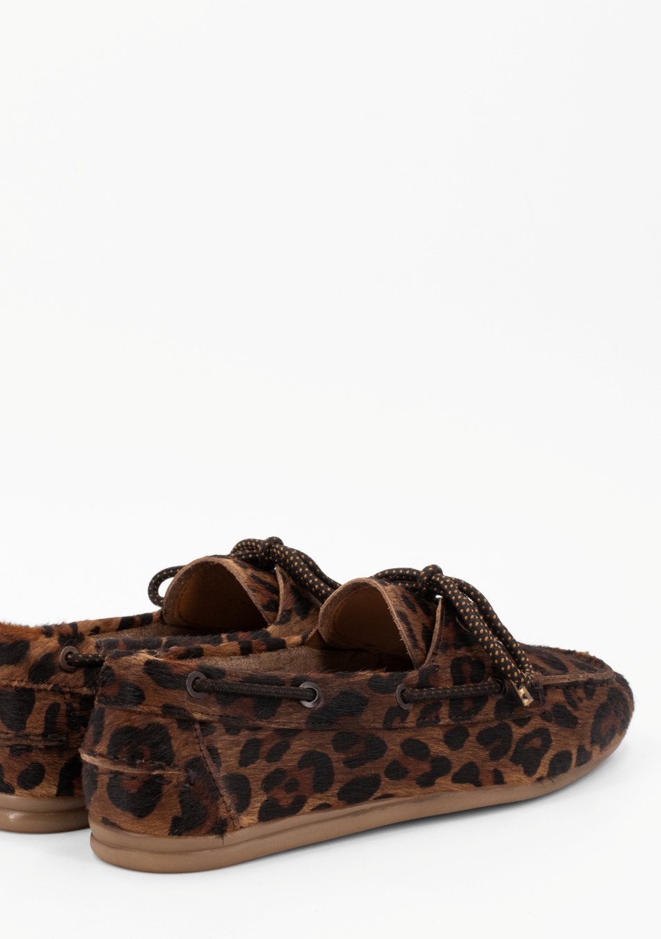 TORAL marca española de calzado con  diseño y calidad con zapatos de estilo urbano y casual pero muy femenino