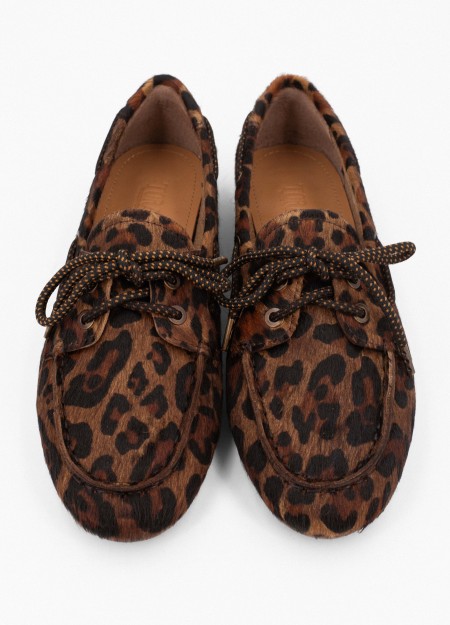 TORAL marca española de calzado con  diseño y calidad con zapatos de estilo urbano y casual pero muy femenino