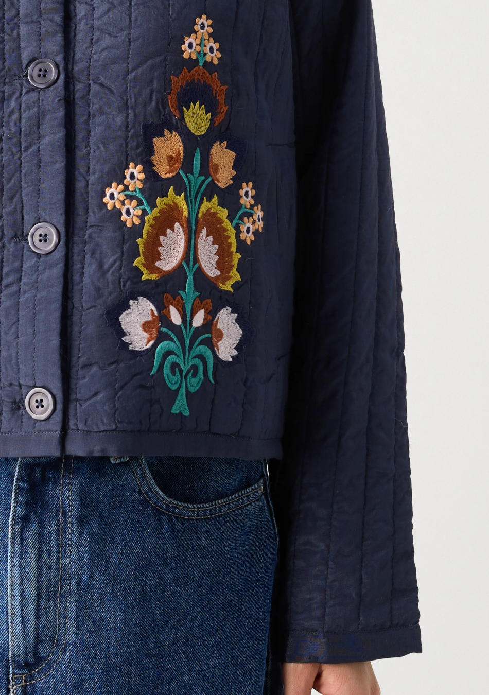 LOLLYS LAUNDRY es una marca de Copenhague de prendas diseñadas para adaptarse a ti, con colores y detalles únicos