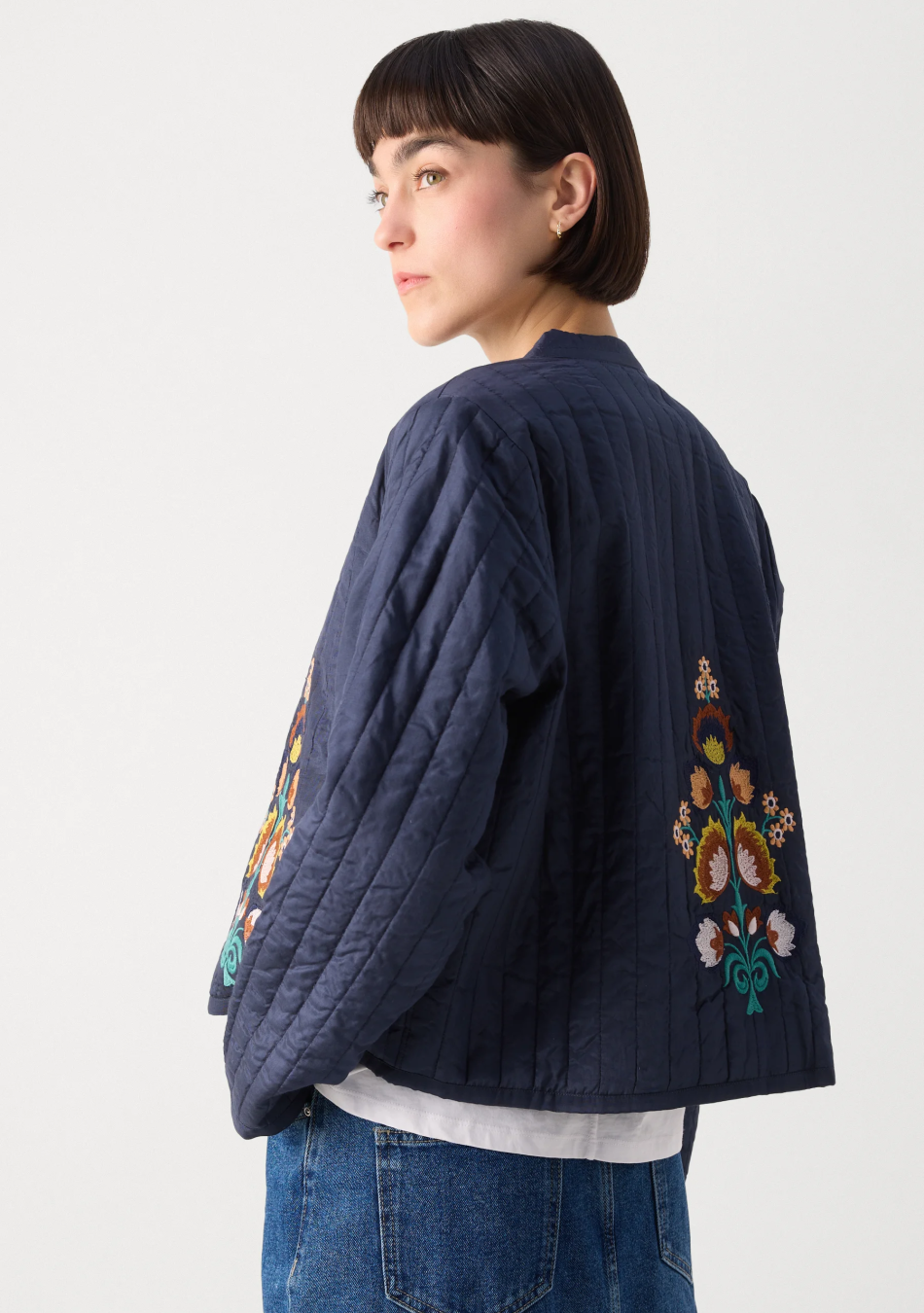 LOLLYS LAUNDRY es una marca de Copenhague de prendas diseñadas para adaptarse a ti, con colores y detalles únicos