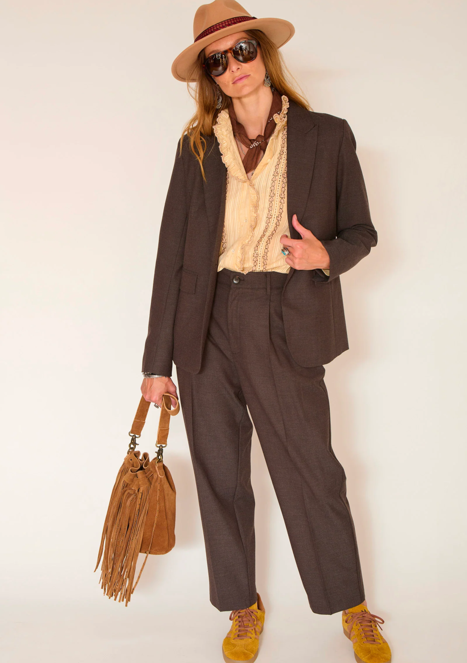 MKT marca francesa para una mujer con un estilo rockero y casual