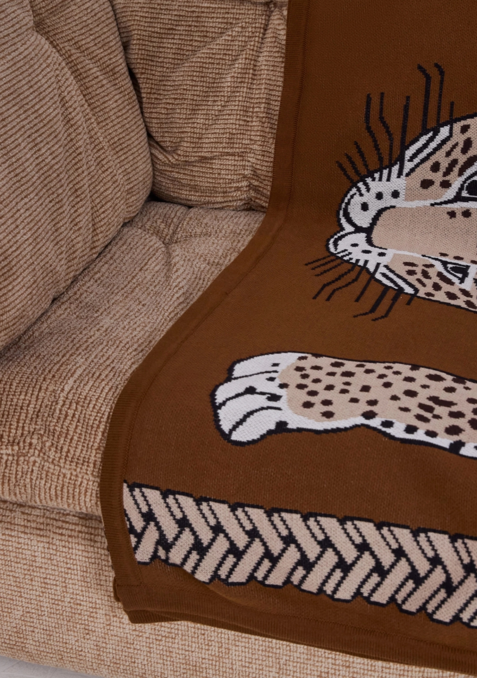 INOUI EDITIONS marca francesa de pañuelos y complementos diseñados a mano