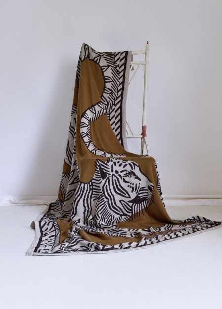 INOUI EDITIONS marca francesa de pañuelos y complementos diseñados a mano